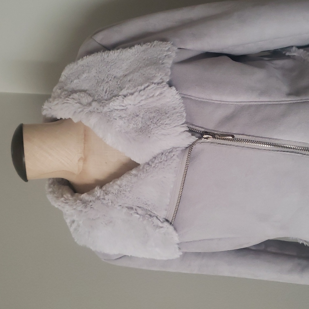 Fabulous Faux Fur - Picture 2 of 12